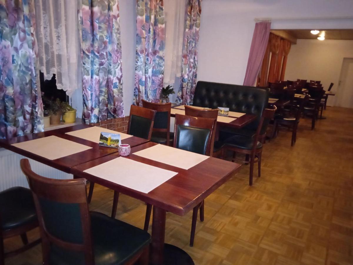 Hotel & Restaurant Zum Adlersberg Schleusingen Екстериор снимка