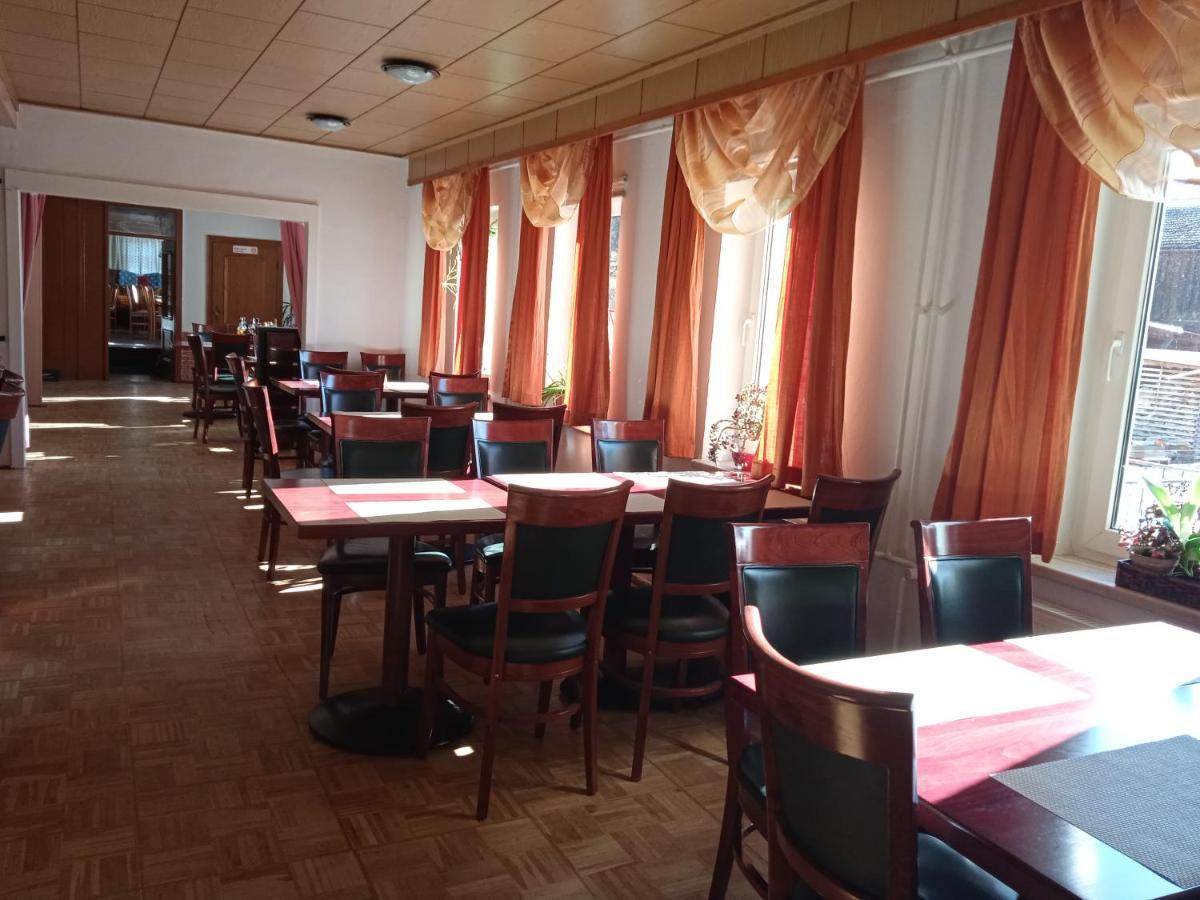 Hotel & Restaurant Zum Adlersberg Schleusingen Екстериор снимка
