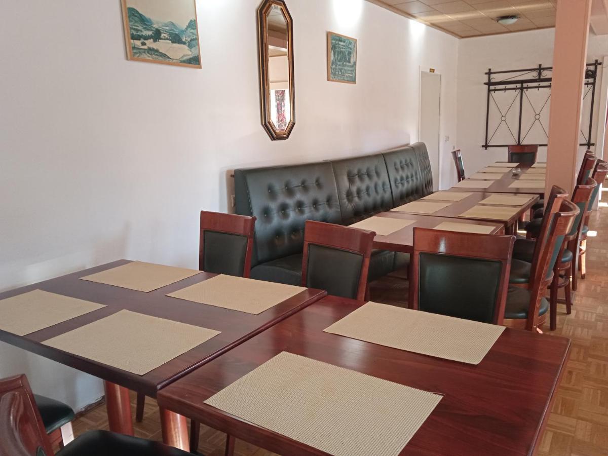 Hotel & Restaurant Zum Adlersberg Schleusingen Екстериор снимка